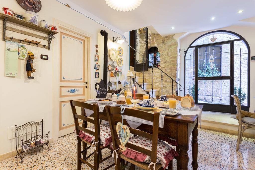 Bed And Breakfast A Casa Delle Fate Assisi Eksteriør billede