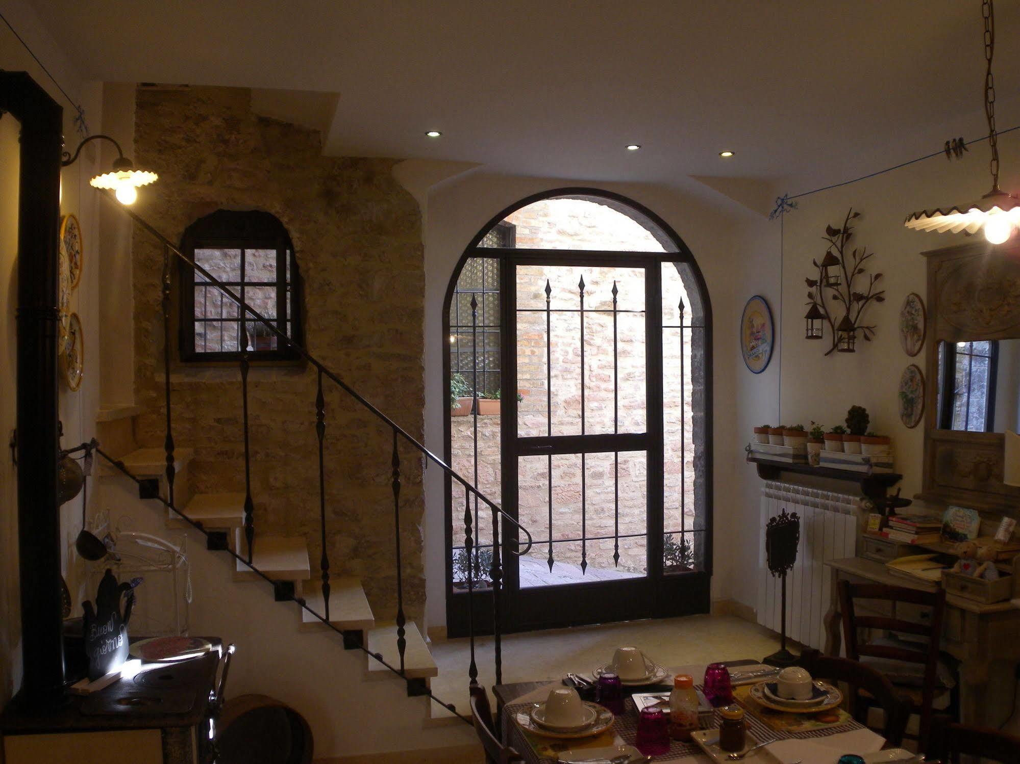 Bed And Breakfast A Casa Delle Fate Assisi Eksteriør billede