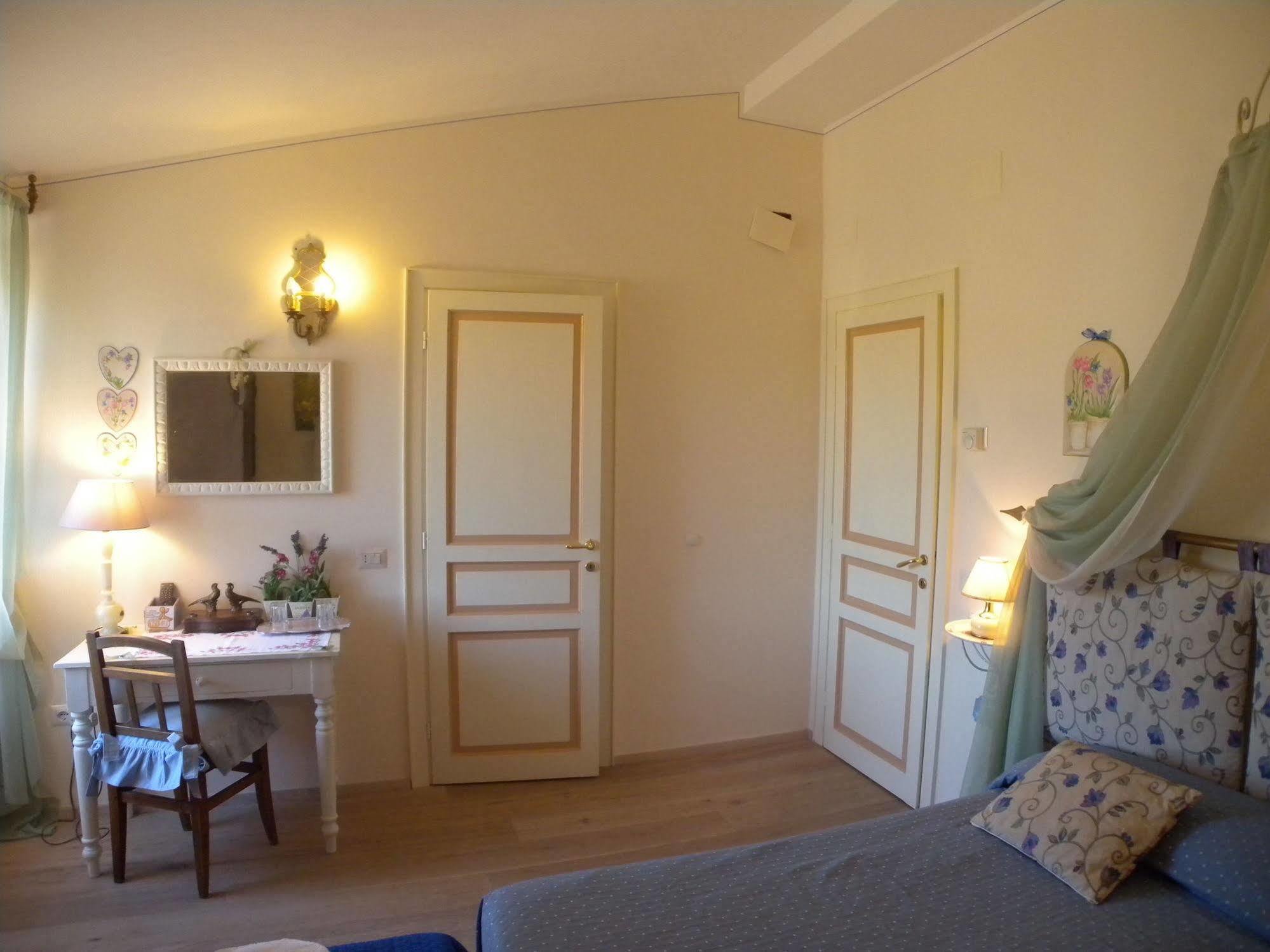 Bed And Breakfast A Casa Delle Fate Assisi Eksteriør billede